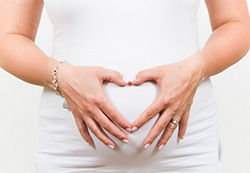 毕节怀孕需要怎么做亲子鉴定最简单方便，毕节怀孕亲子鉴定大概多少钱